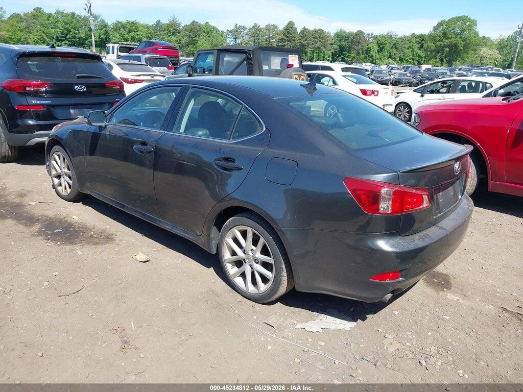 JTHCF5C26B5046748 2011 LEXUS IS 250 photo no. 3