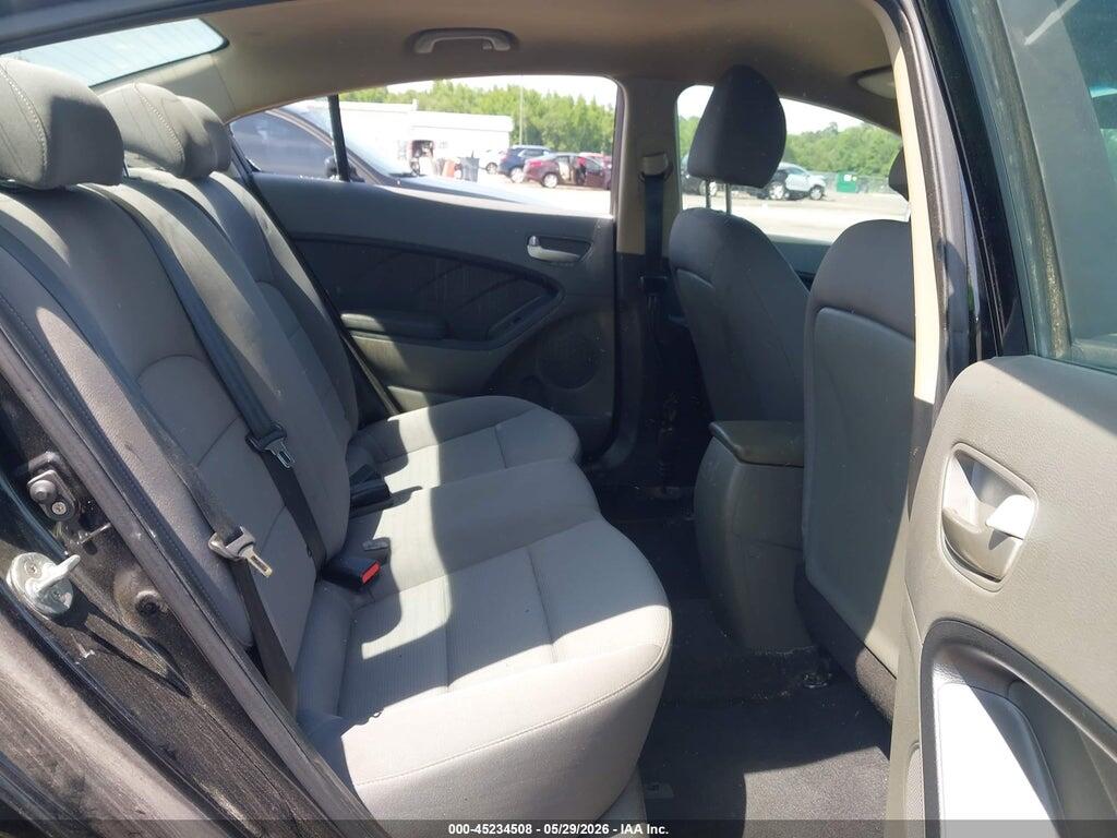 3KPFK4A71JE236320 2018 KIA FORTE photo no. 8