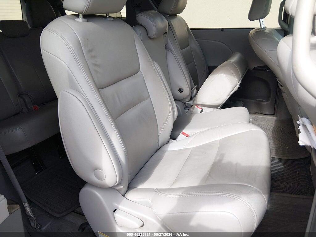 5TDYZ3DC0KS001454 2019 TOYOTA SIENNA photo no. 8