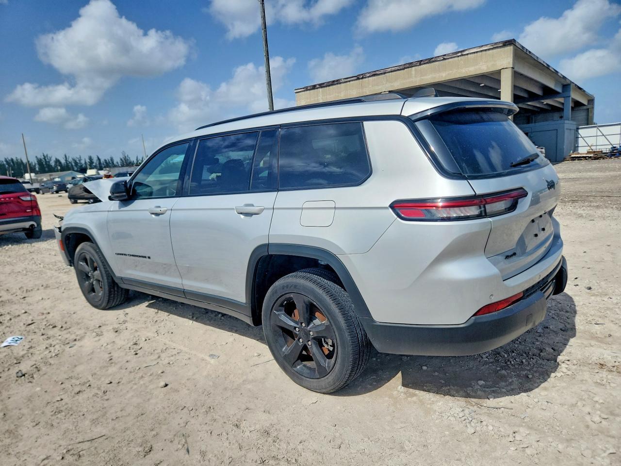 2023 JEEP GRAND CHEROKEE L LAREDO/L ALTITUDE — Фото 2 из 13
