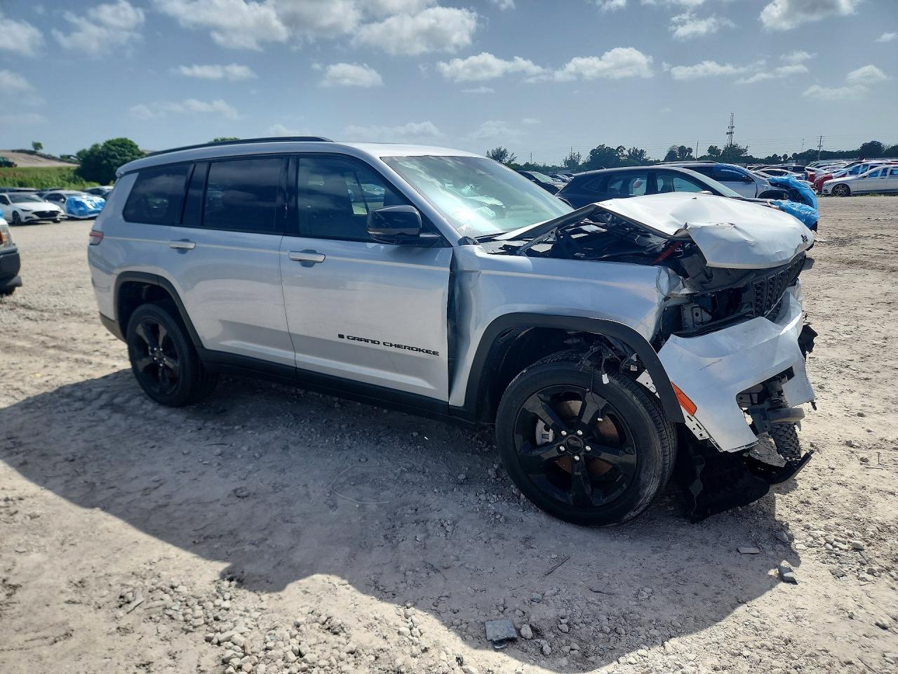 2023 JEEP GRAND CHEROKEE L LAREDO/L ALTITUDE — Фото 4 из 13