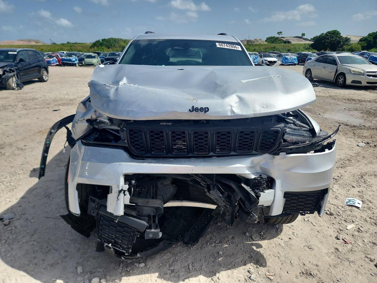 2023 JEEP GRAND CHEROKEE L LAREDO/L ALTITUDE — Фото 5 из 13
