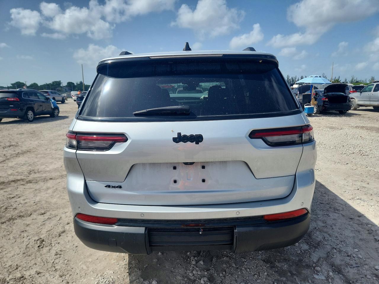 2023 JEEP GRAND CHEROKEE L LAREDO/L ALTITUDE — Фото 6 из 13