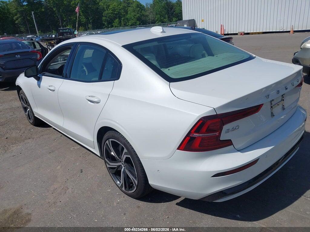 7JRL12TL0RG326575 2024 VOLVO S60 photo no. 3