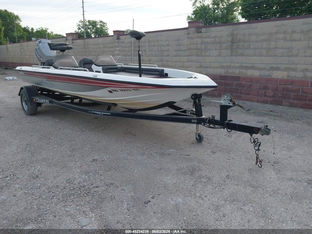 00000TSB29120E898 1998 CHAMPION 202 BASS BOAT AND TRAILER photo no. 1