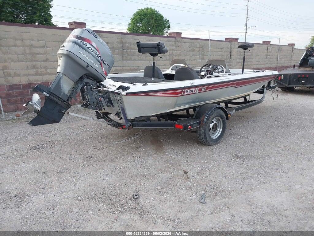 00000TSB29120E898 1998 CHAMPION 202 BASS BOAT AND TRAILER photo no. 4