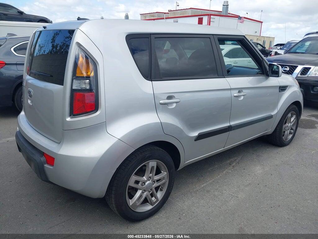 KNDJT2A28B7268117 2011 KIA SOUL photo no. 4