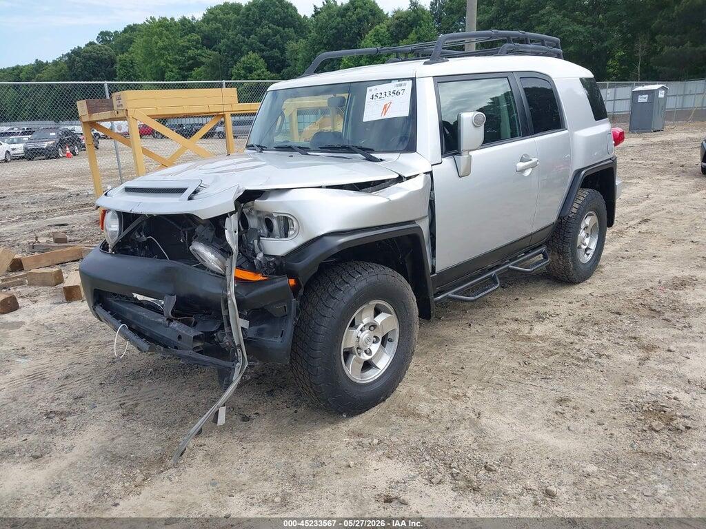 JTEBU11FX8K019107 2008 TOYOTA FJ CRUISER photo no. 2