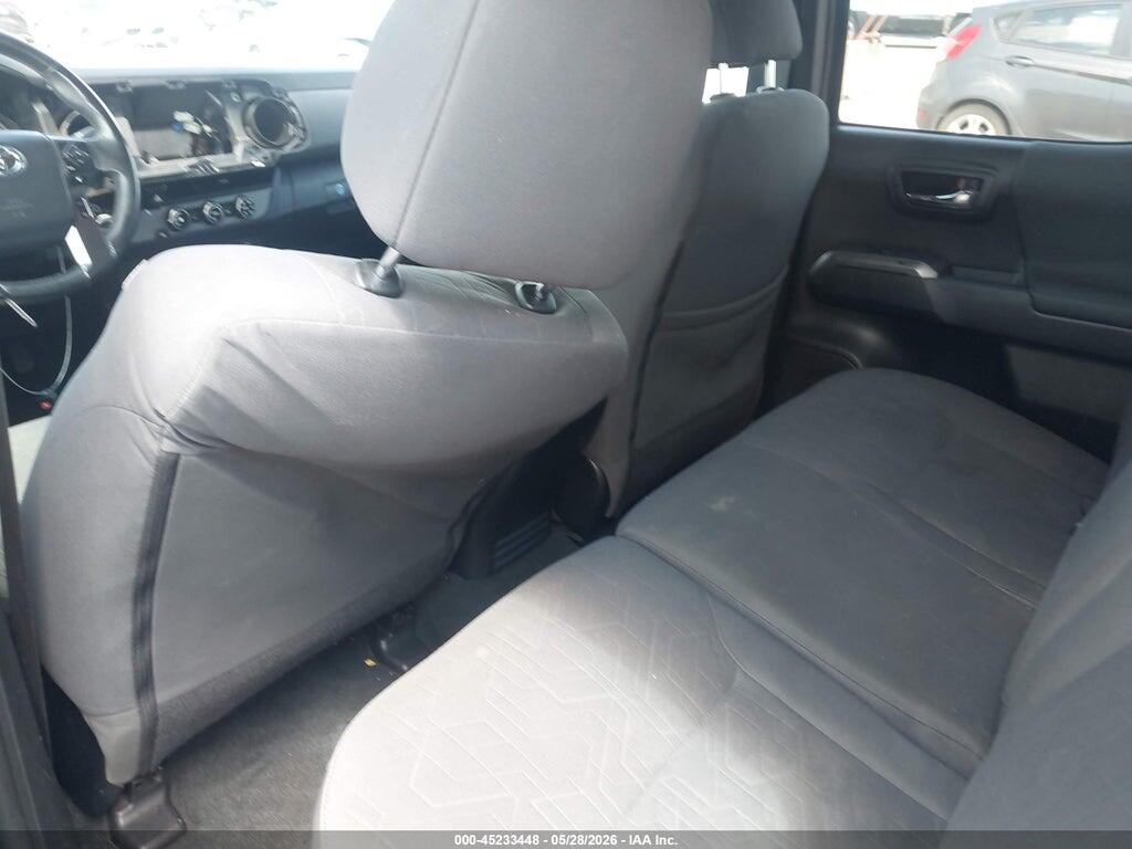 3TMAZ5CN9JM075471 2018 TOYOTA TACOMA photo no. 8