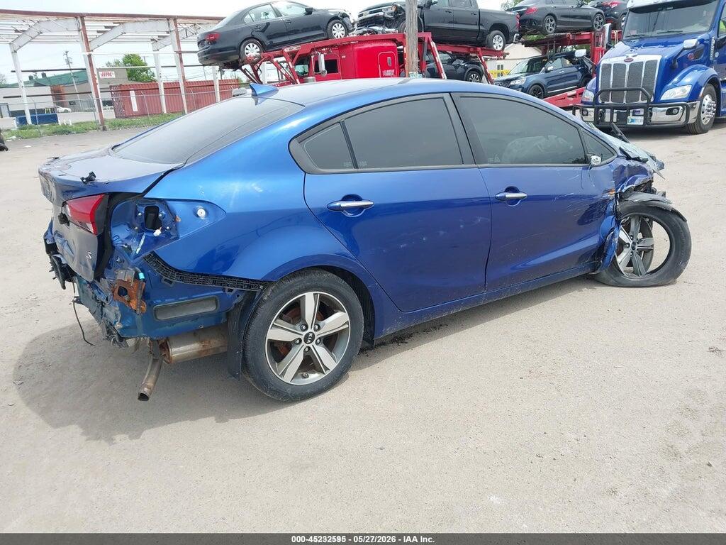 3KPFL4A75JE200434 2018 KIA FORTE photo no. 4