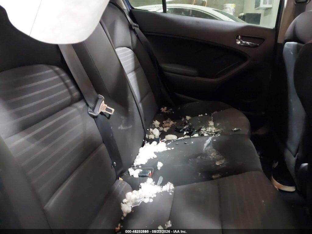 3KPFL4A75JE200434 2018 KIA FORTE photo no. 8