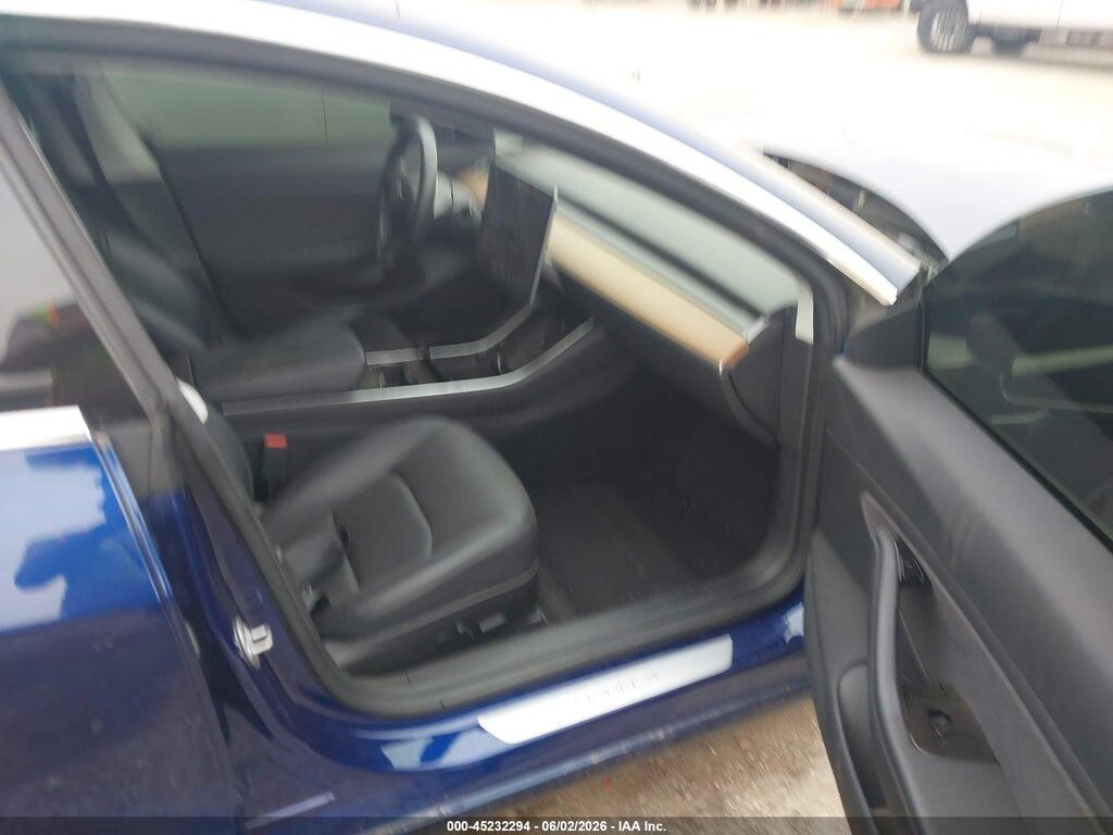 5YJ3E1EA1JF164463 2018 TESLA MODEL 3 photo no. 5