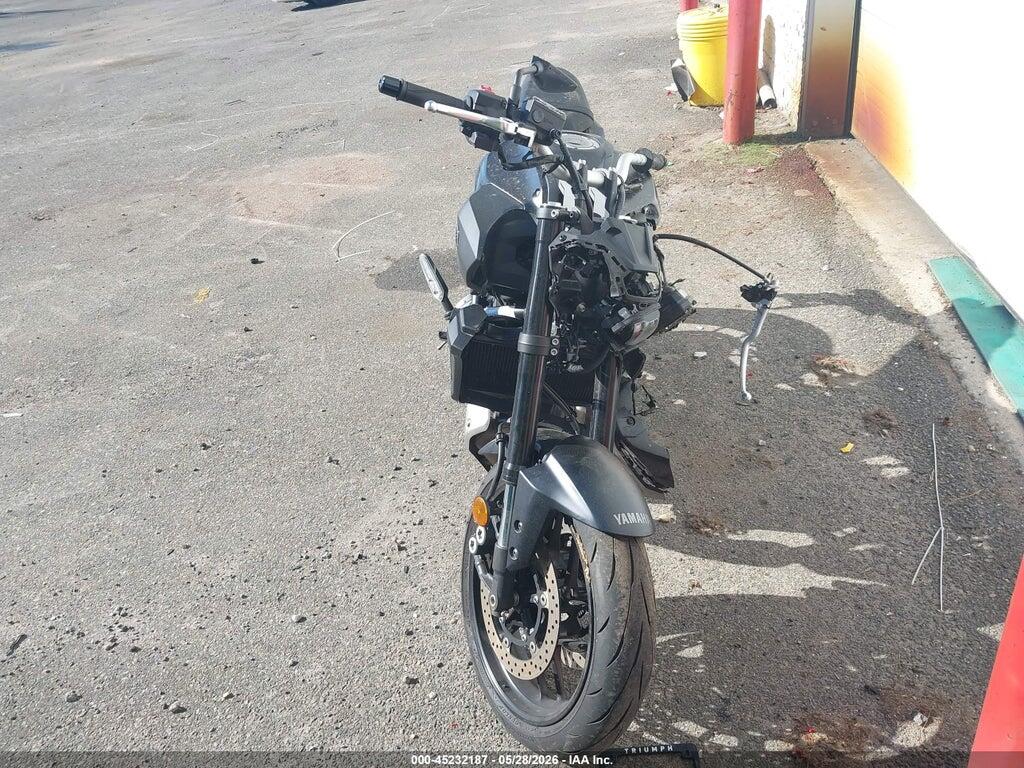 JYARM48E6SA002797 2025 YAMAHA MTN690 photo no. 5