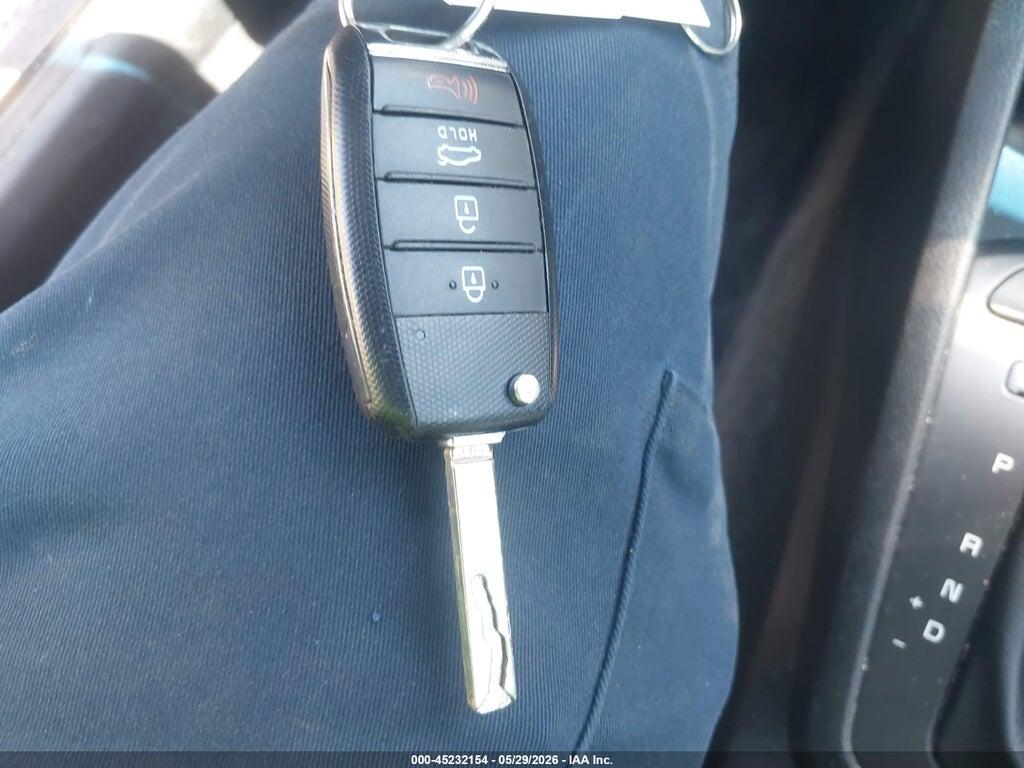 3KPA24AD4LE261036 2020 KIA RIO photo no. 11