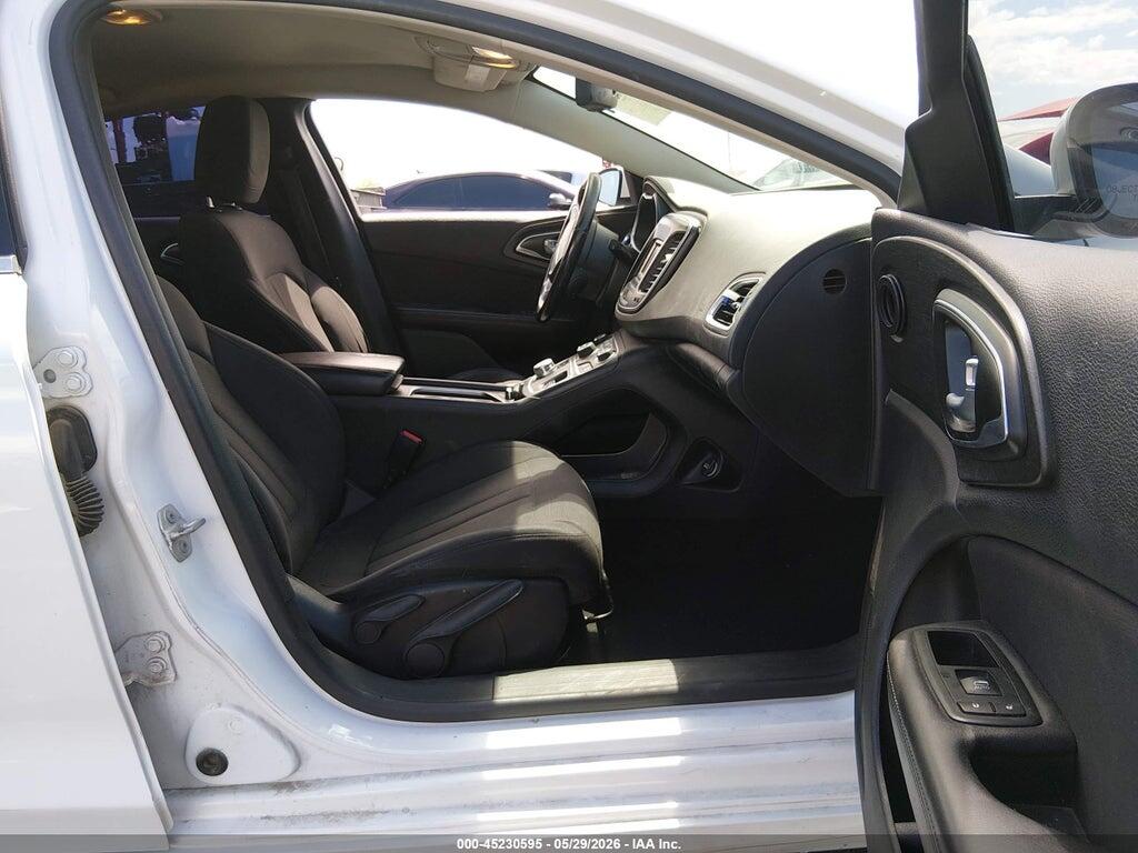 1C3CCCAB1GN136287 2016 CHRYSLER 200 photo no. 5