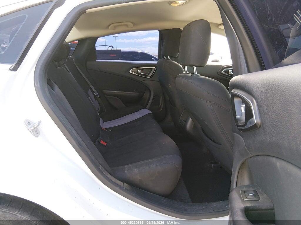 1C3CCCAB1GN136287 2016 CHRYSLER 200 photo no. 8