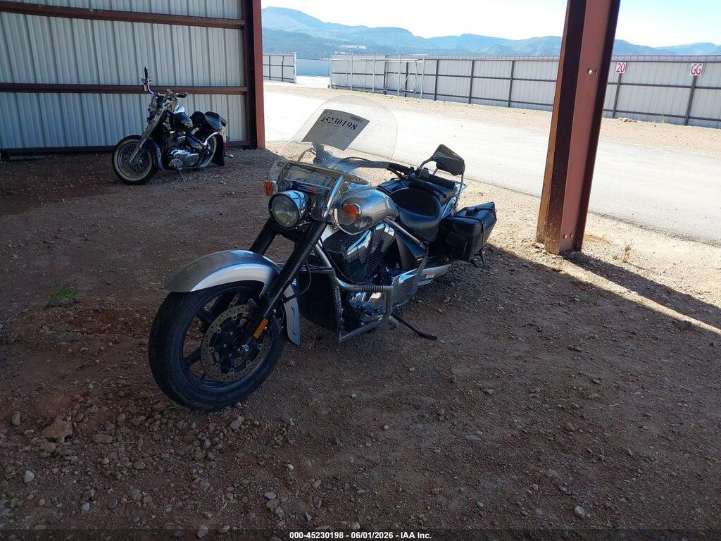 JH2SC6672DK300423 2013 HONDA VT1300 photo no. 2