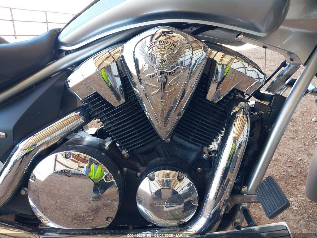 JH2SC6672DK300423 2013 HONDA VT1300 photo no. 8
