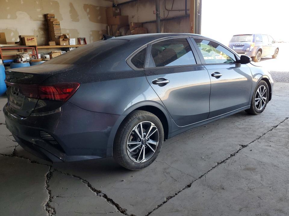 2023 KIA FORTE LXS — Фото 3 из 12