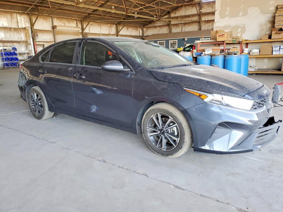 2023 KIA FORTE LXS — Фото 4 из 12