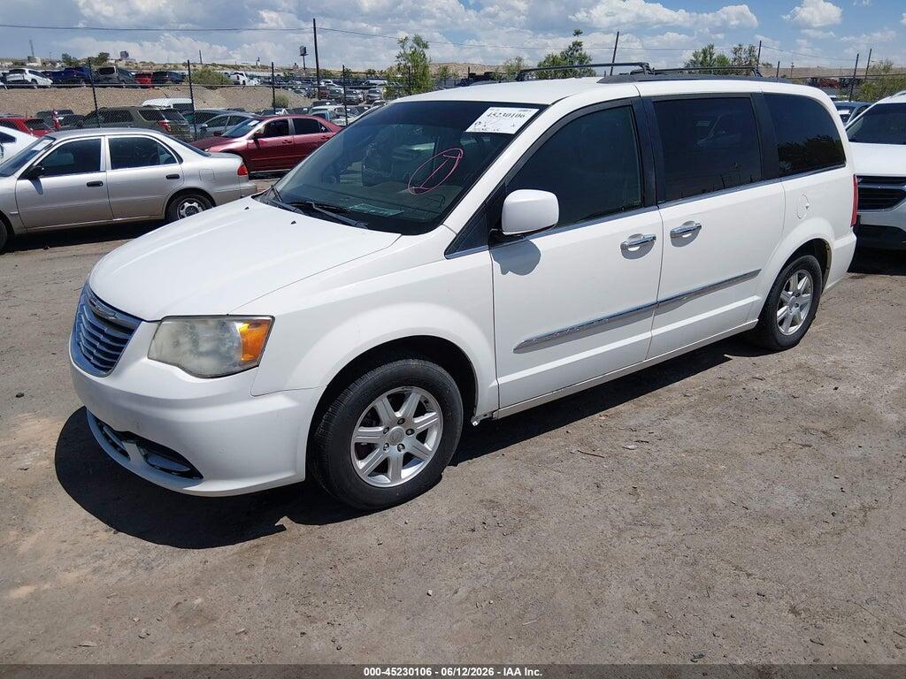 2A4RR5DG7BR635639 2011 CHRYSLER TOWN & COUNTRY photo no. 2