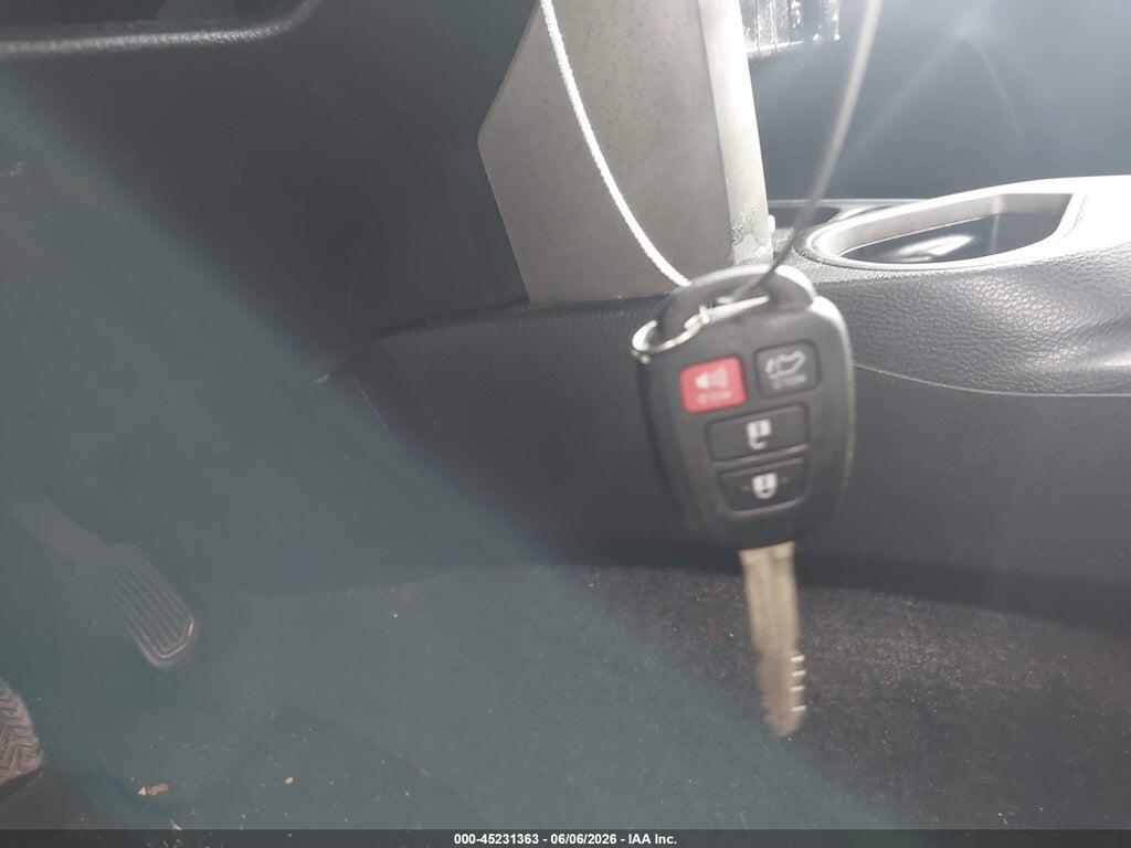 2T3WFREV2GW271813 2016 TOYOTA RAV4 photo no. 11