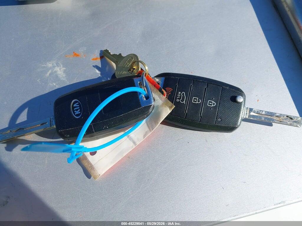 KNDJN2A24E7717498 2014 KIA SOUL photo no. 11