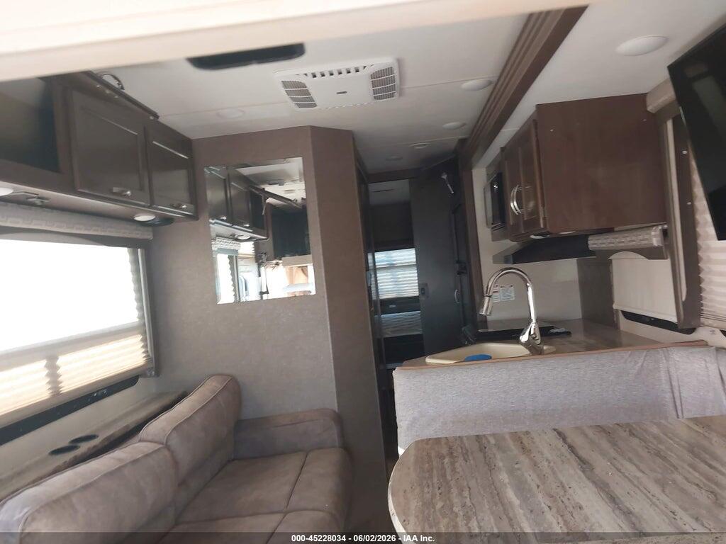 1F65F5DY3H0A02535 2017 FORD F53 photo no. 8