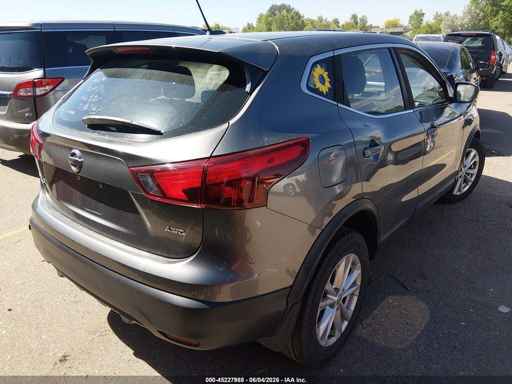 JN1BJ1CR8HW140881 2017 NISSAN ROGUE SPORT photo no. 4