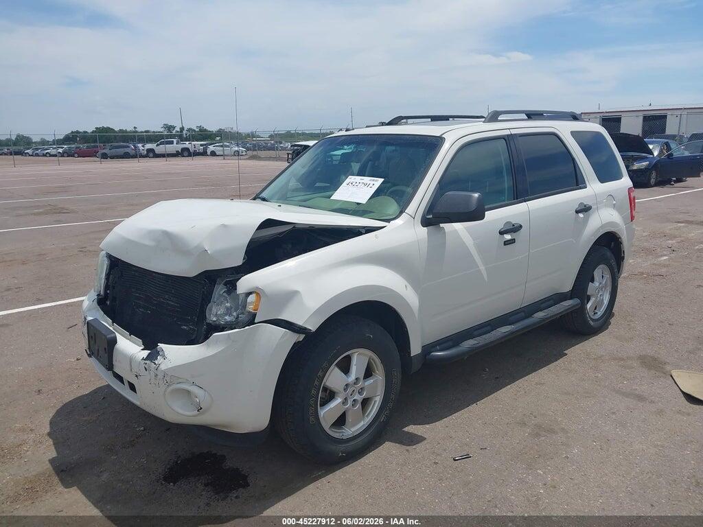1FMCU9DGXBKC04742 2011 FORD ESCAPE photo no. 2