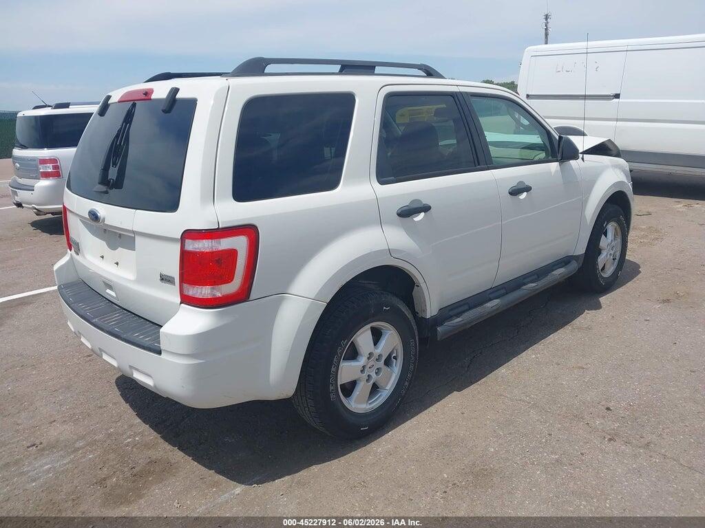 1FMCU9DGXBKC04742 2011 FORD ESCAPE photo no. 4