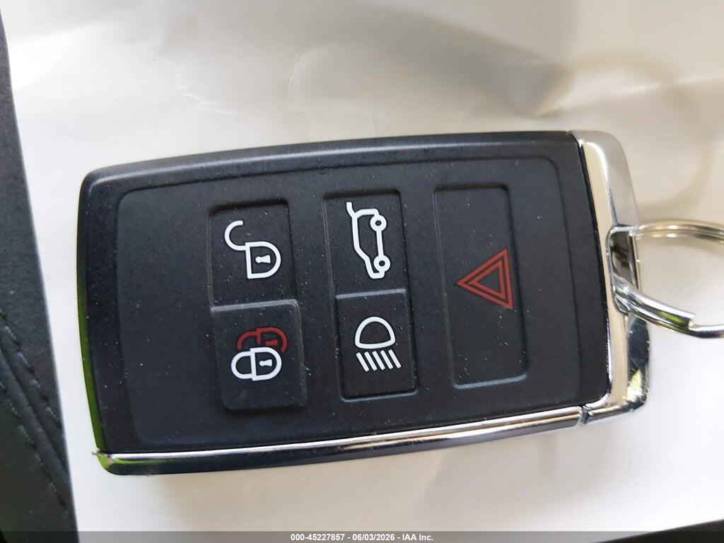 SALEK7EX8P2230861 2023 LAND ROVER DEFENDER photo no. 11