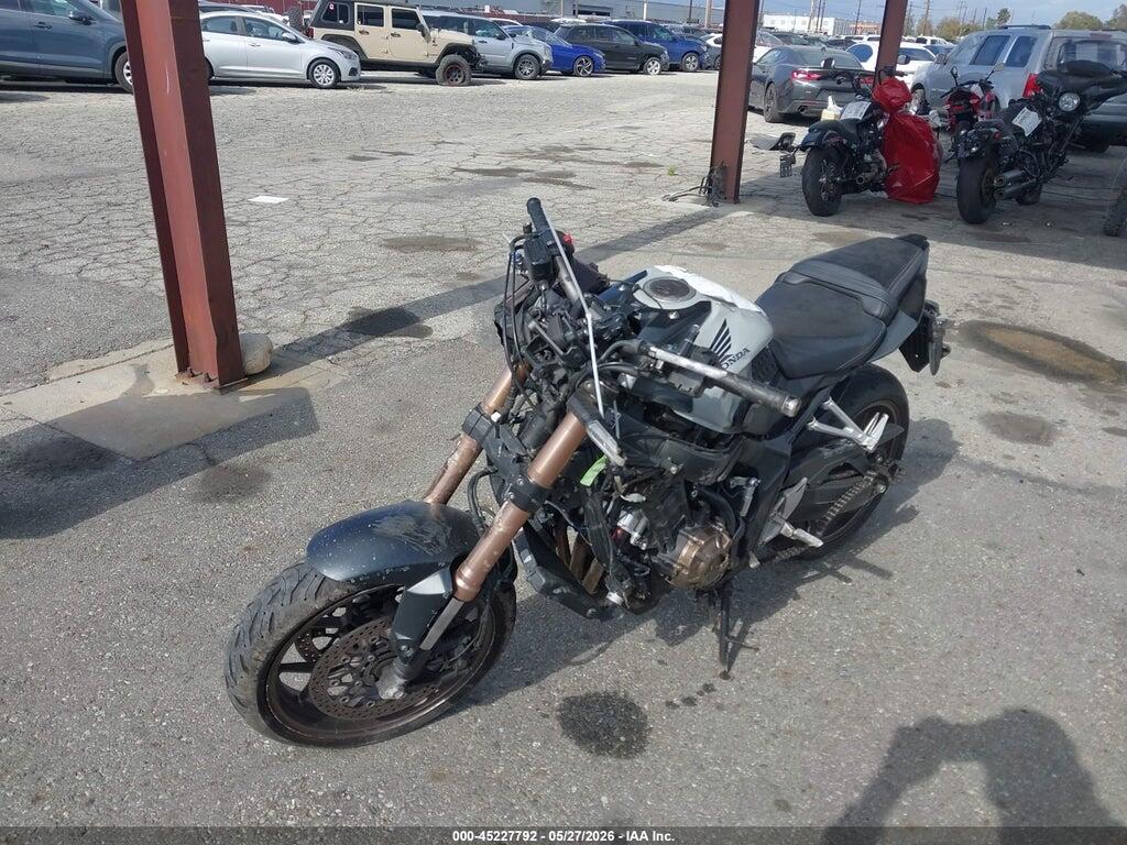 MLHRH165XR5000125 2024 HONDA CB650 photo no. 2