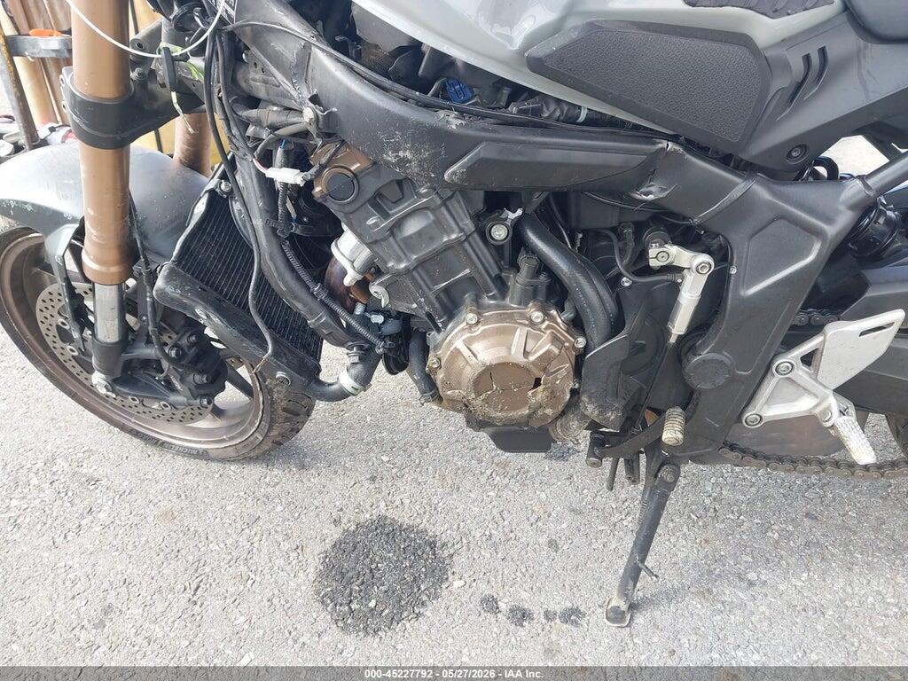 MLHRH165XR5000125 2024 HONDA CB650 photo no. 9