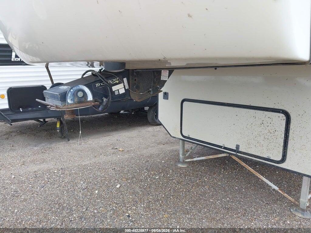 4EZFV3622E6097906 2014 KZ RV DURANGO 345SE photo no. 10