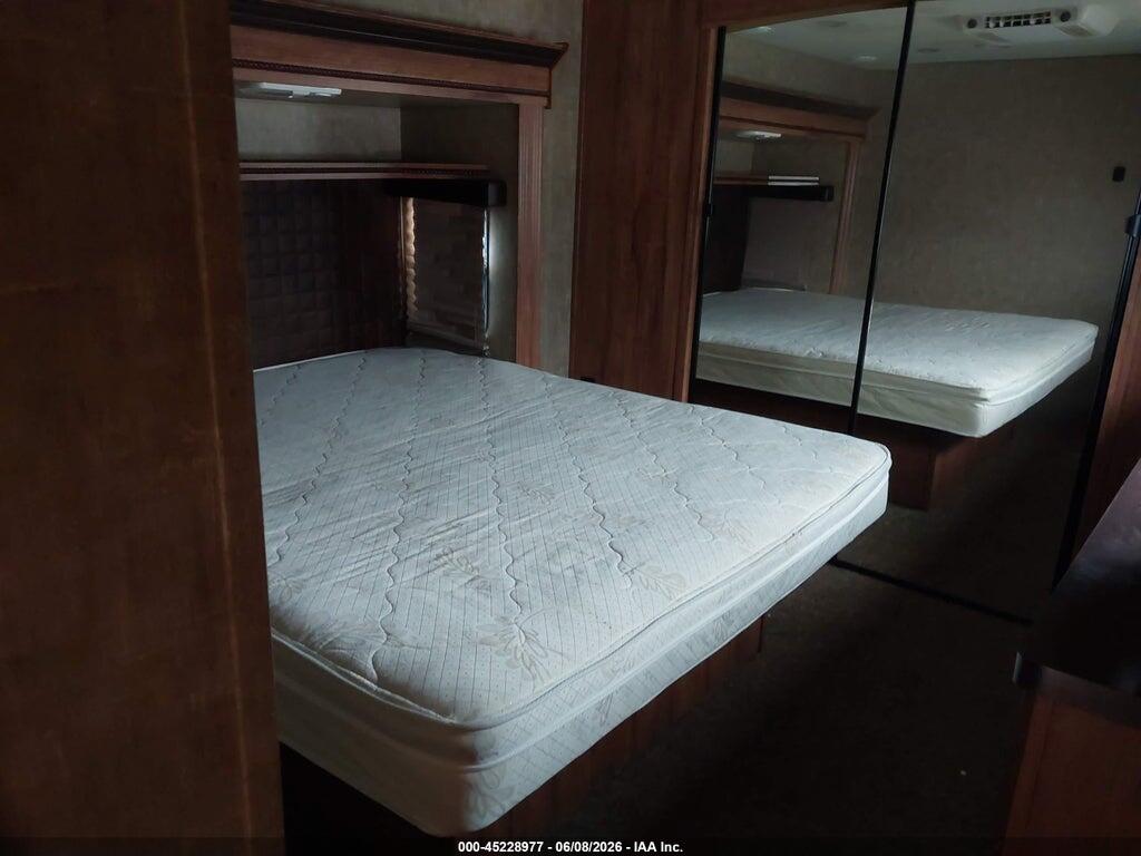 4EZFV3622E6097906 2014 KZ RV DURANGO 345SE photo no. 11