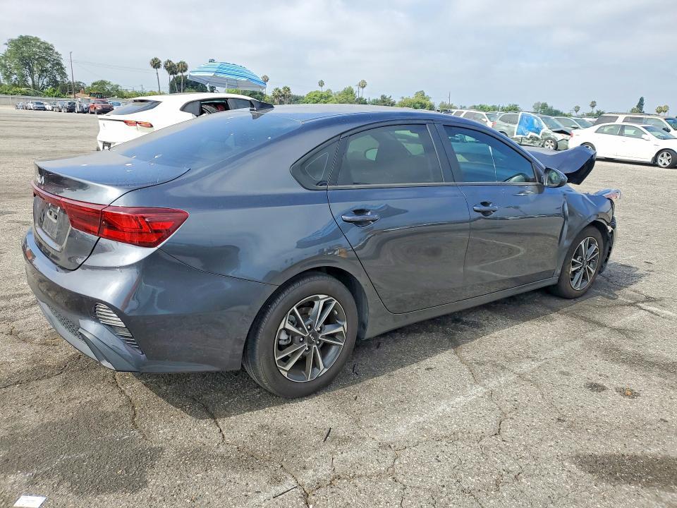 2023 KIA FORTE LXS — Фото 3 из 12