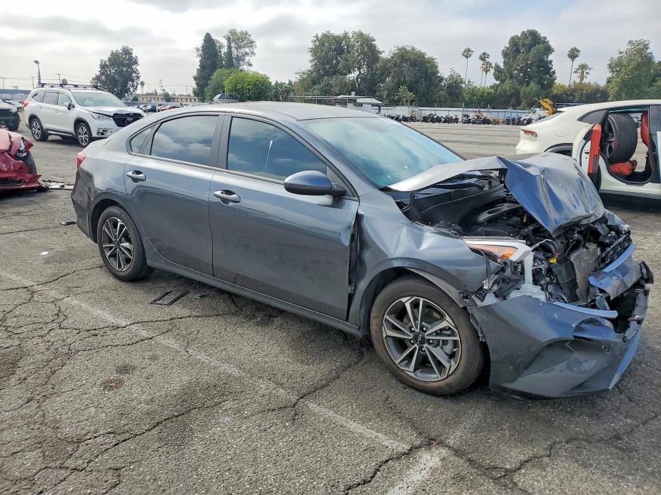 2023 KIA FORTE LXS — Фото 4 из 12