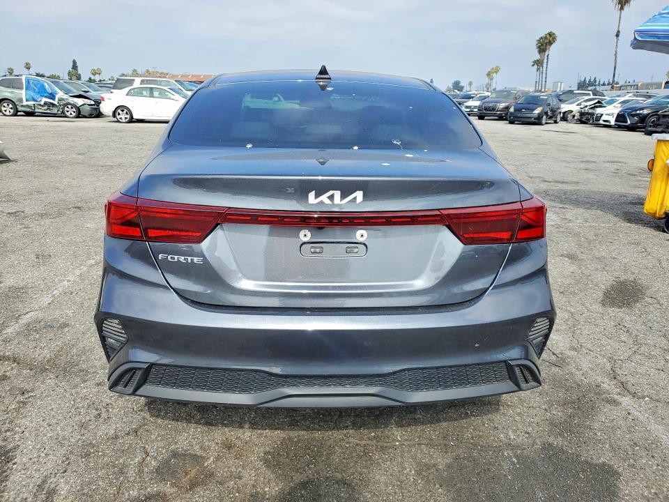 2023 KIA FORTE LXS — Фото 6 из 12