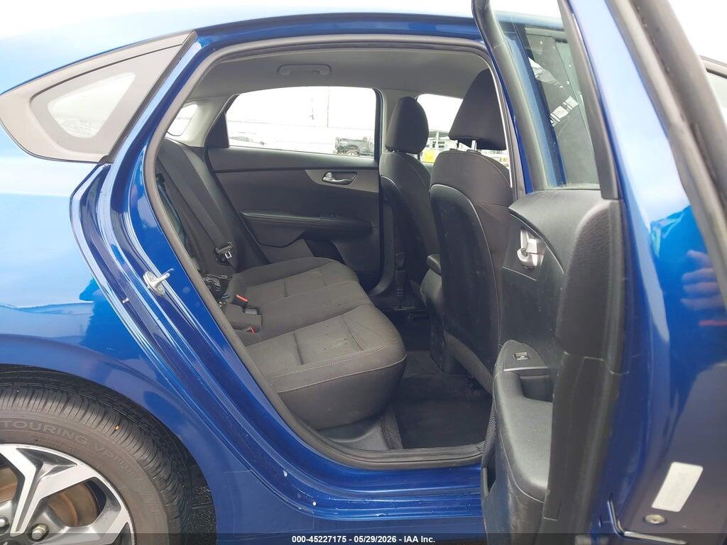 3KPF24AD0KE018893 2019 KIA FORTE photo no. 8