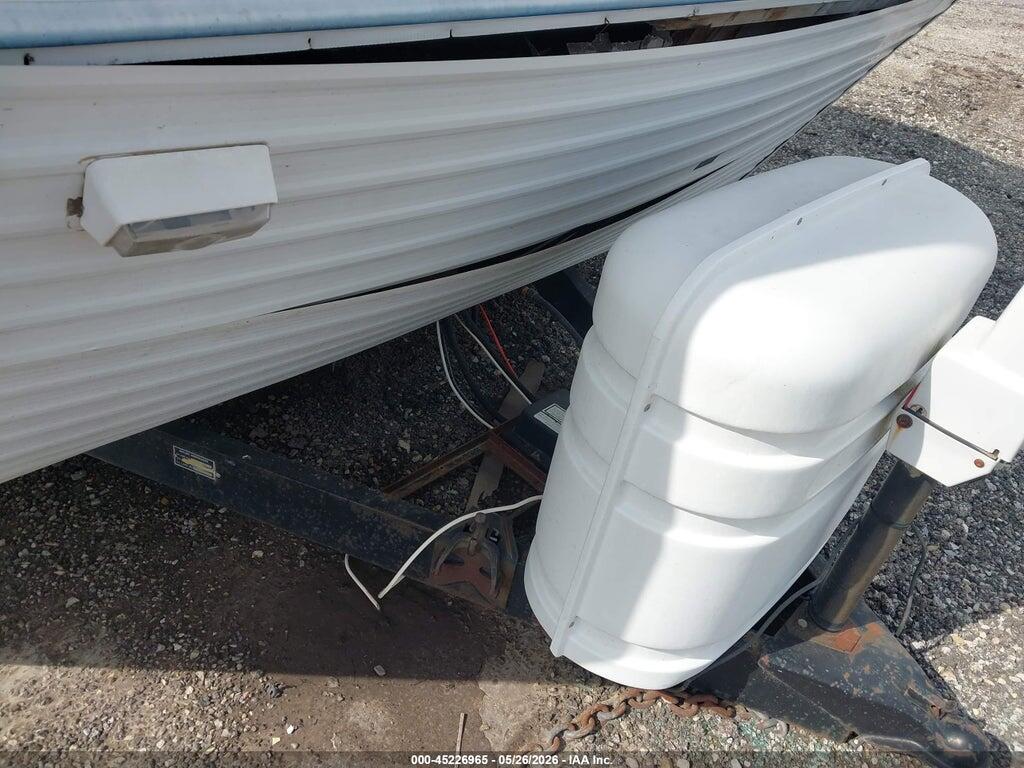 1SN200M28WF002890 2000 TRAVEL TRAILER photo no. 10