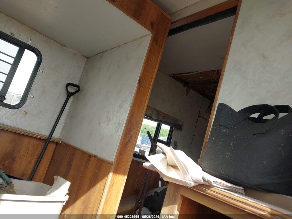 1SN200M28WF002890 2000 TRAVEL TRAILER photo no. 5