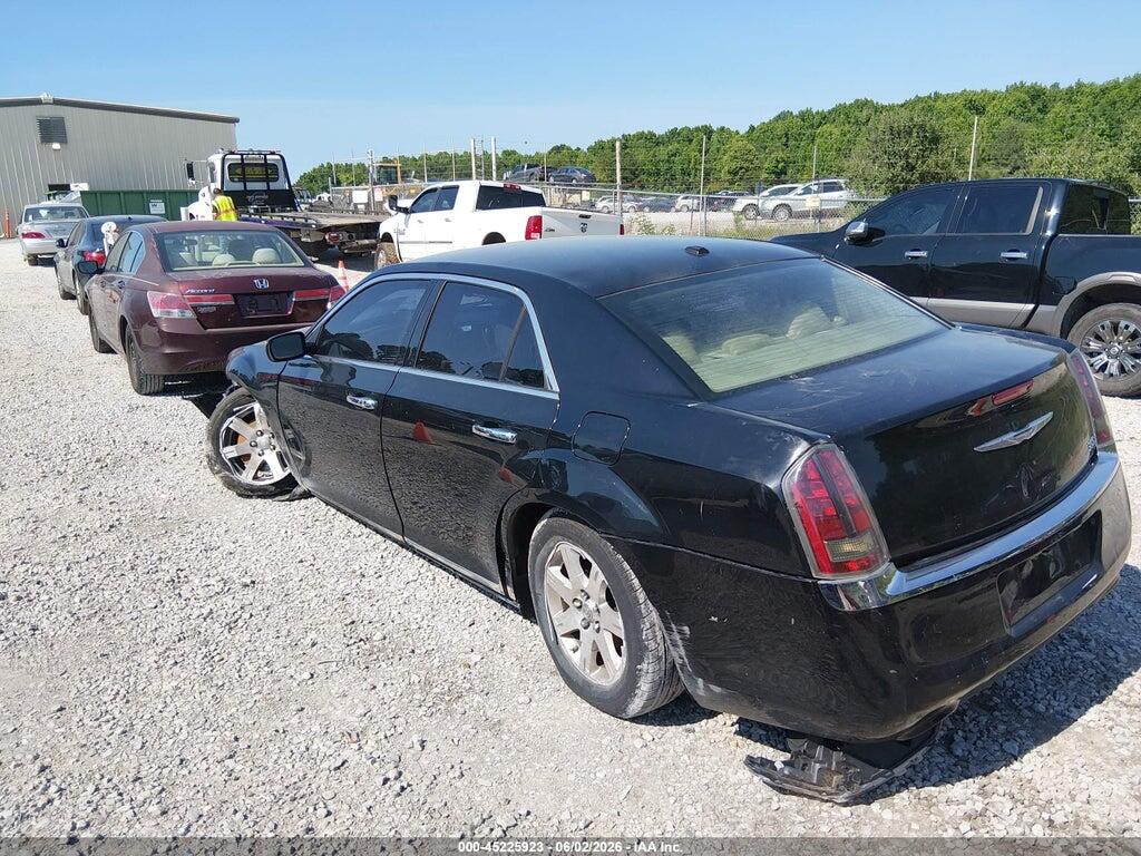 2C3CCAAG3DH556606 2013 CHRYSLER 300 photo no. 3