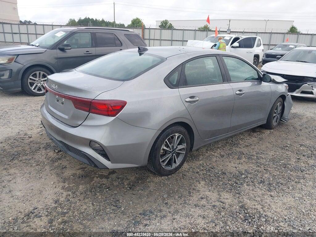 3KPF24AD8RE784381 2024 KIA FORTE photo no. 4