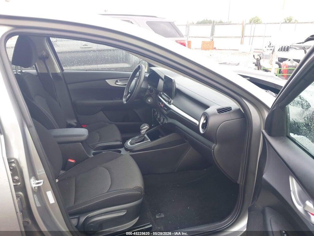 3KPF24AD8RE784381 2024 KIA FORTE photo no. 5