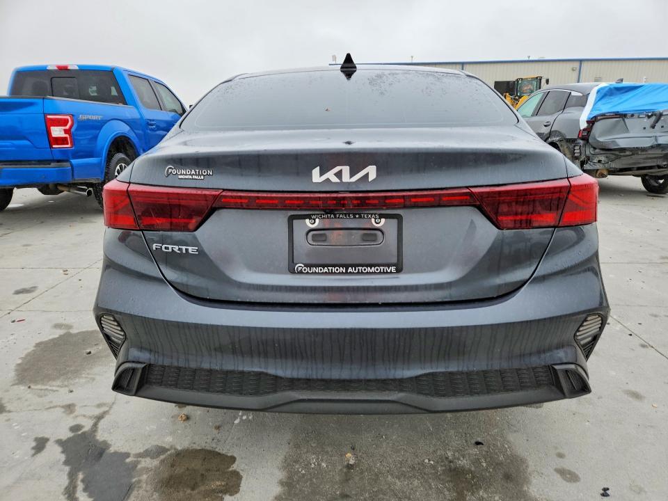 2023 KIA FORTE LXS — Фото 6 из 12