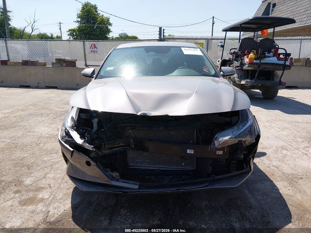 KMHLM4AG0PU527216 2023 HYUNDAI ELANTRA photo no. 12