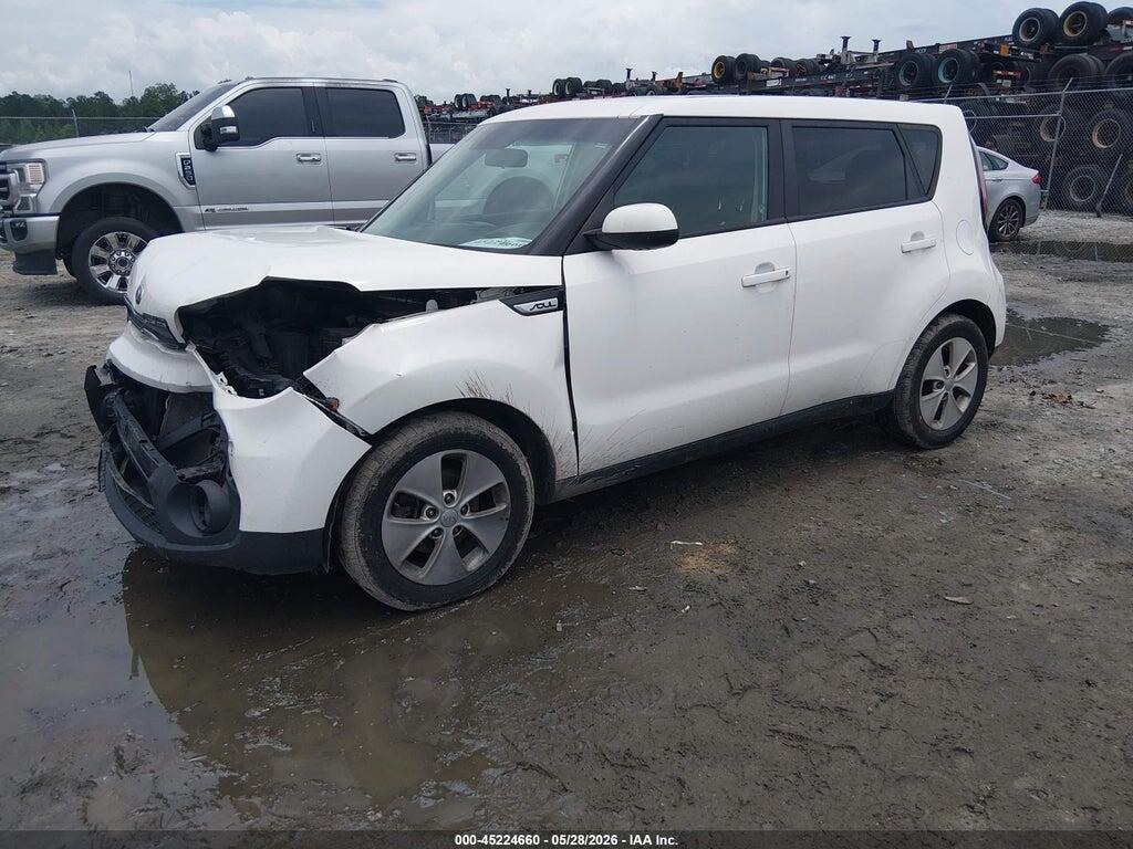 KNDJN2A29J7564207 2018 KIA SOUL photo no. 2