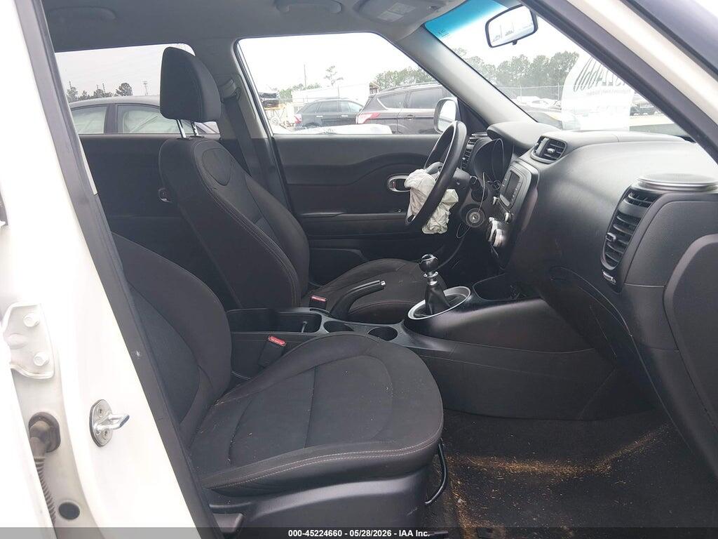 KNDJN2A29J7564207 2018 KIA SOUL photo no. 5