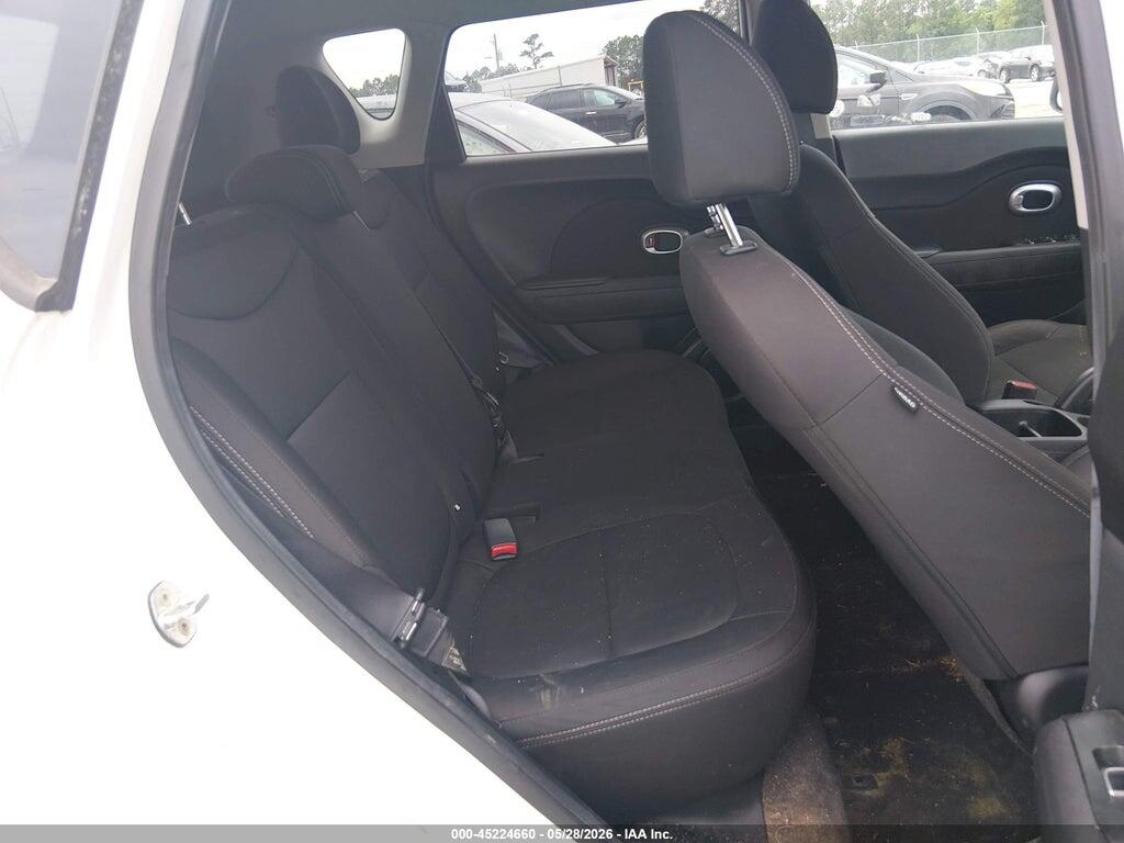 KNDJN2A29J7564207 2018 KIA SOUL photo no. 8
